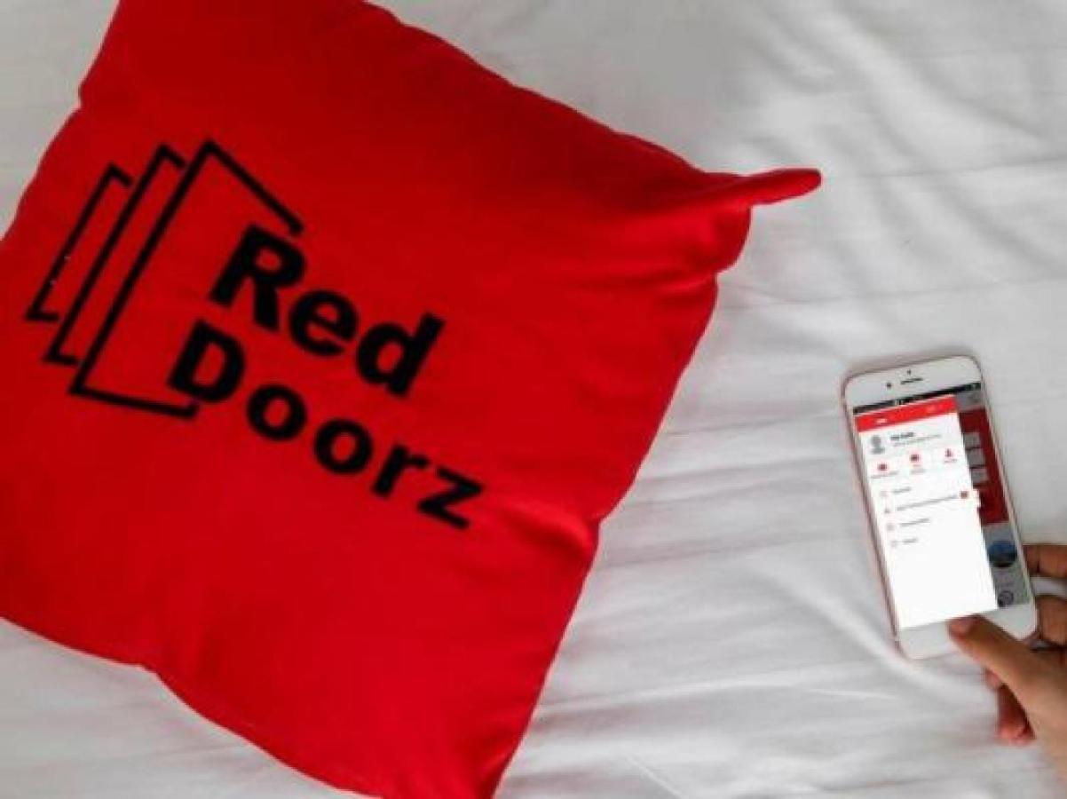 Reddoorz Syariah At Kartohardjo Madiun Hotel Exterior photo